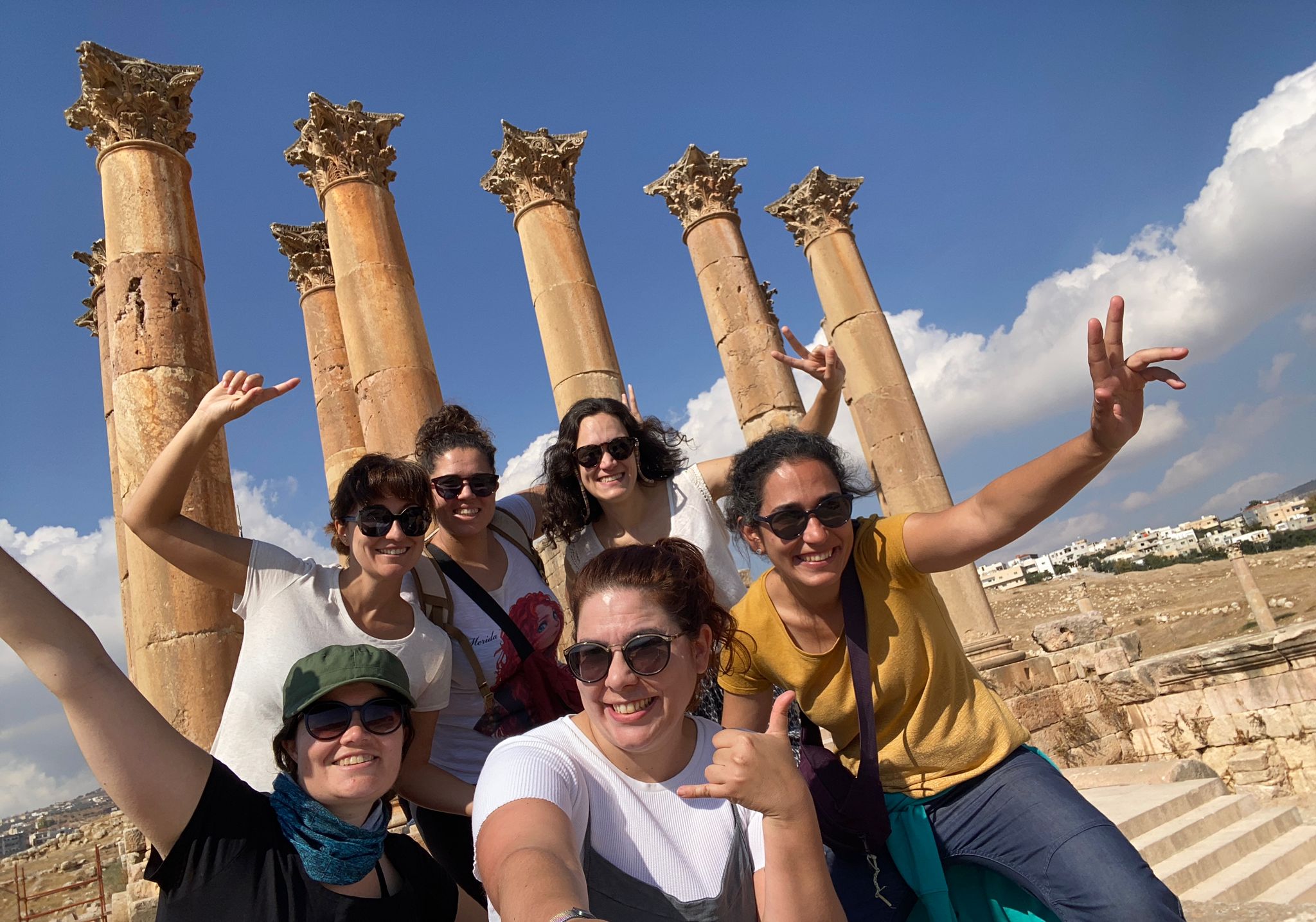 Foto en el templo de Artemisa en Jerash durante nuestra visita a Jordania en 2 semanas