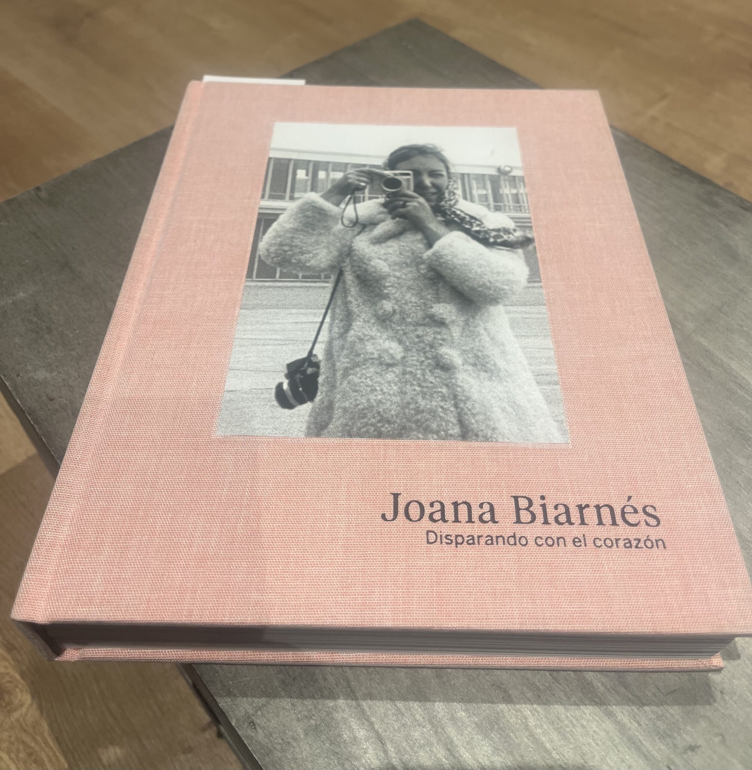 Libro de Joana Biarnés. Disparando al corazón.