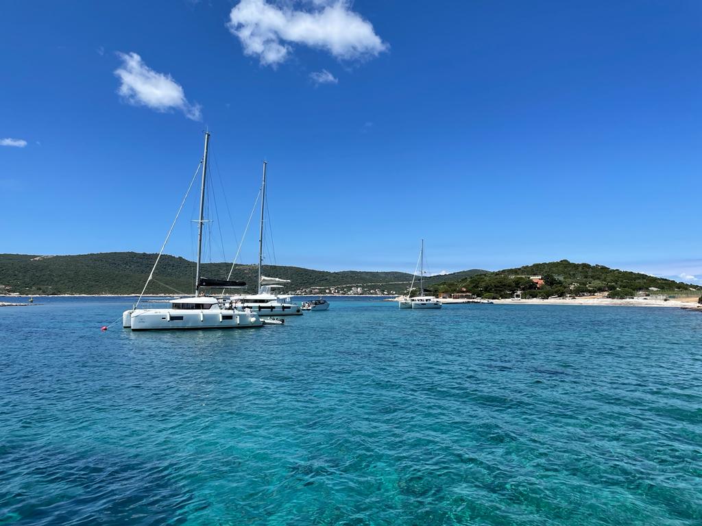 Fondeo en las islas Paklinski