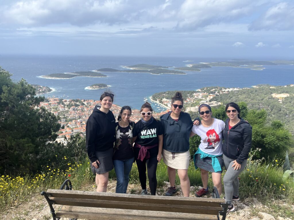 Vistas de las islas Paklinski desde Hvar.