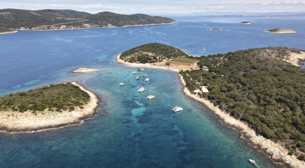 Blue lagoon en Vis a vista de dron