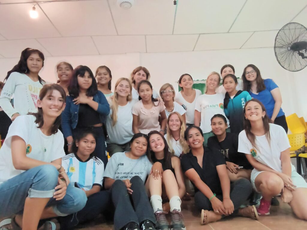 Encuentro con jóvenes en Yacuy 