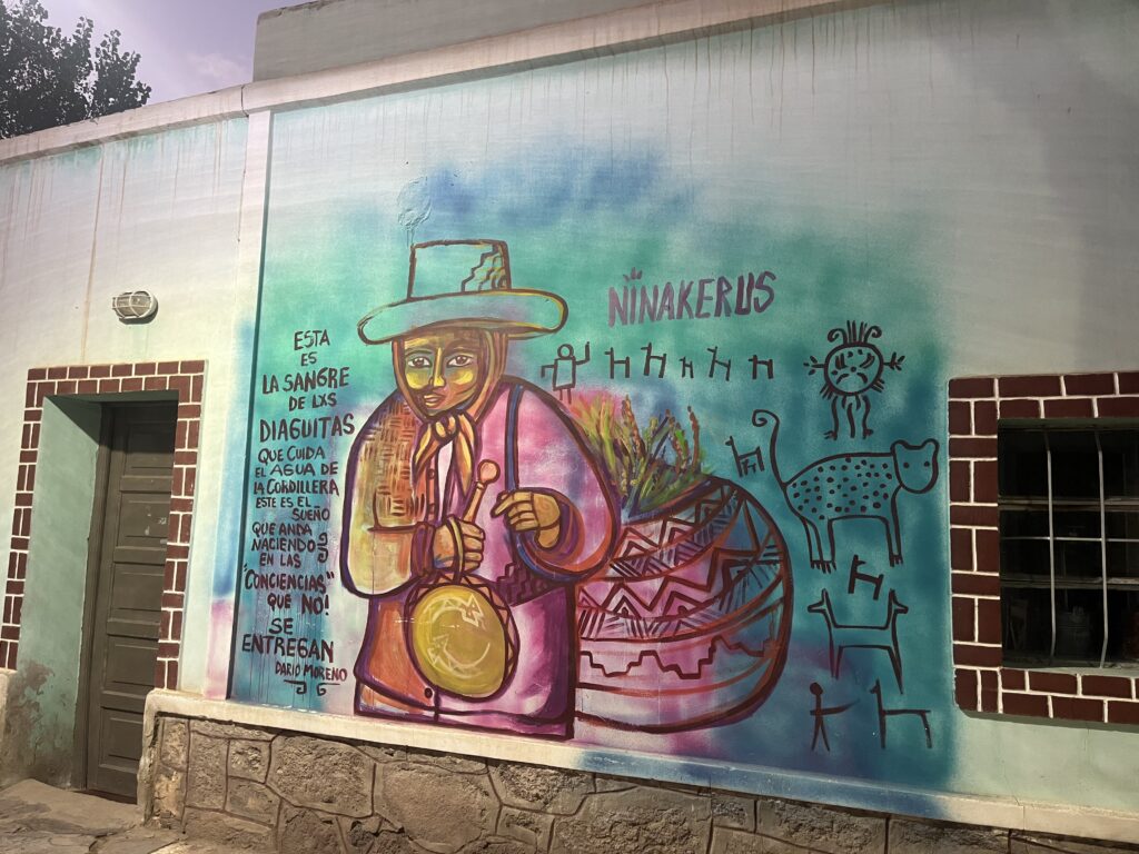 Mural homenaje a diaguitas en Antofagasta de la sierra