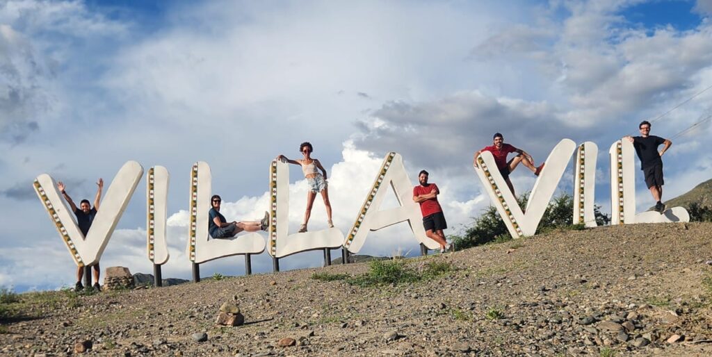 Letras de entrada a Villa Vil