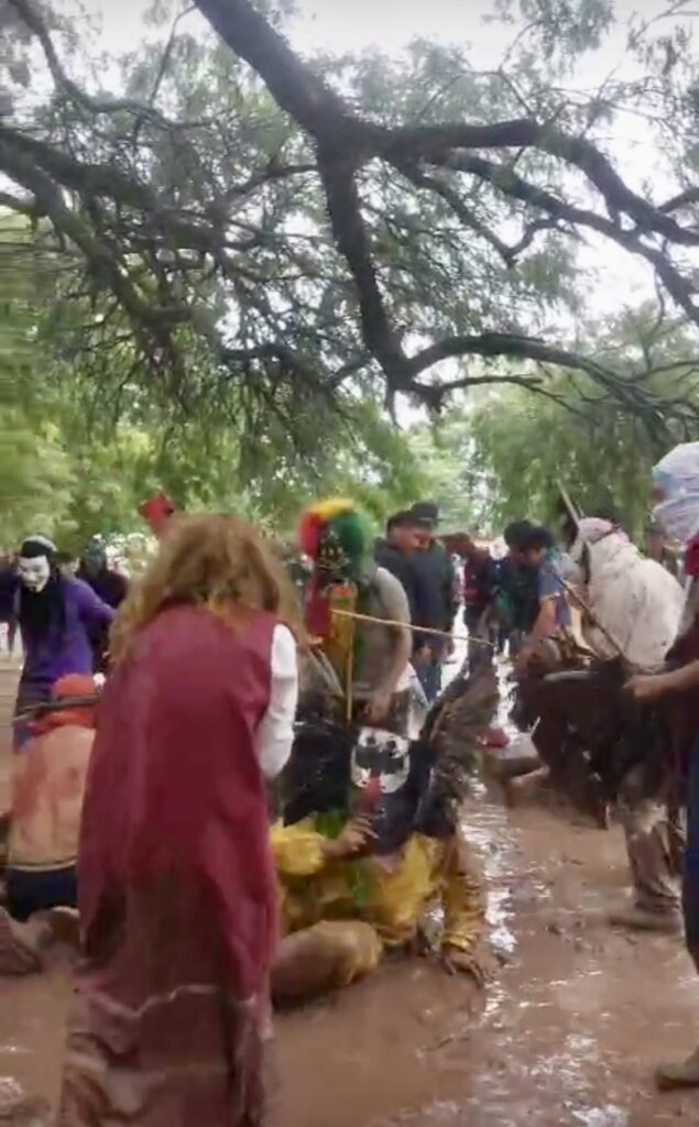 Toros y demonios en el pin pin