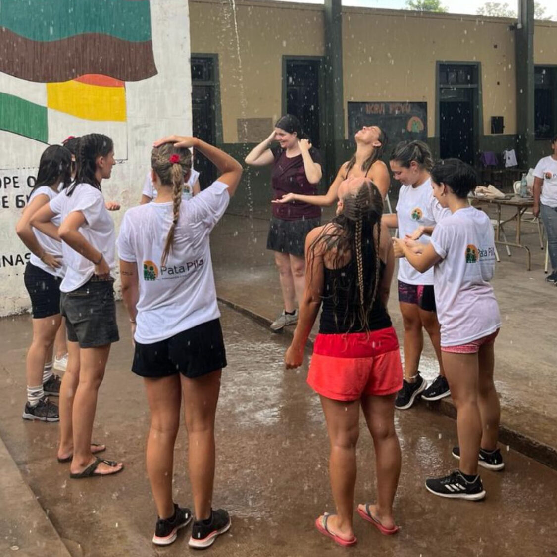 Bailando bajo la lluvia