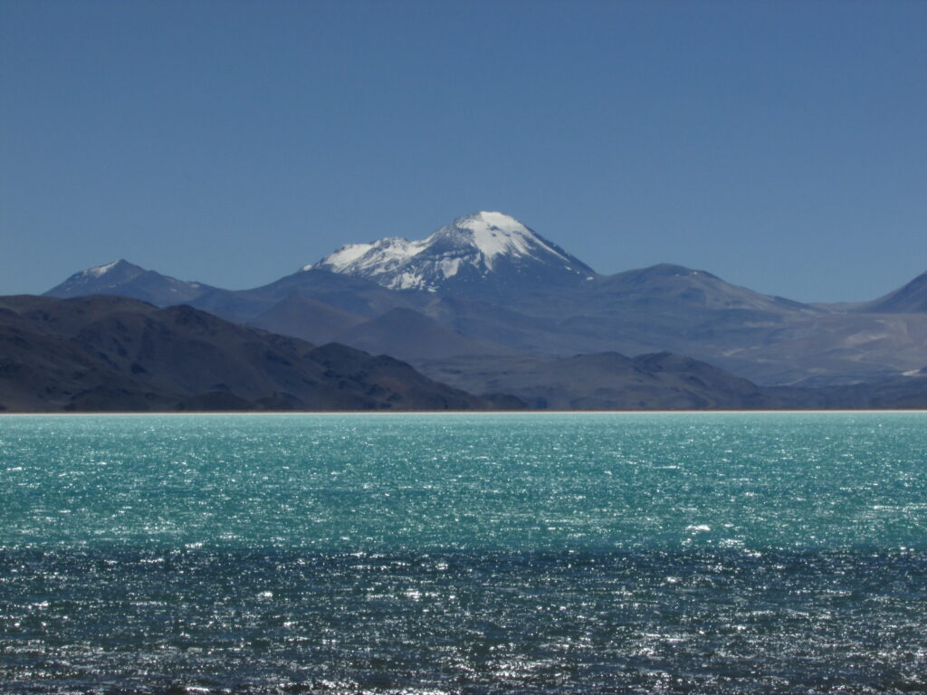 Laguna verde en el Balcón del Pissis