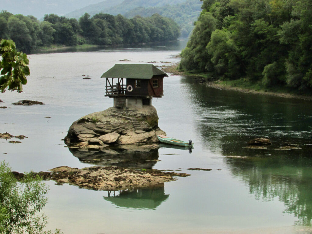 La casa en el río Drina 