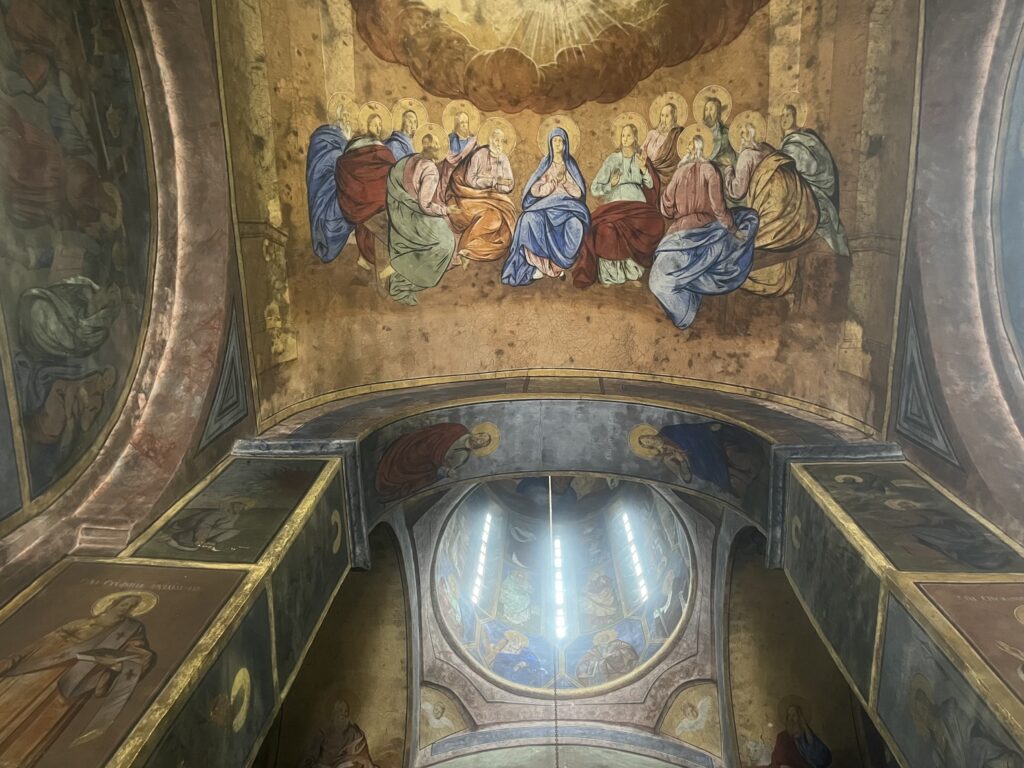 Frescos en el monasterio de Rača