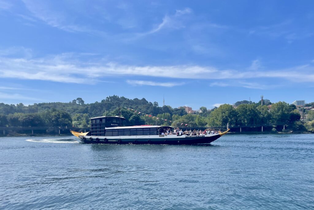 Barco turístico en Oporto