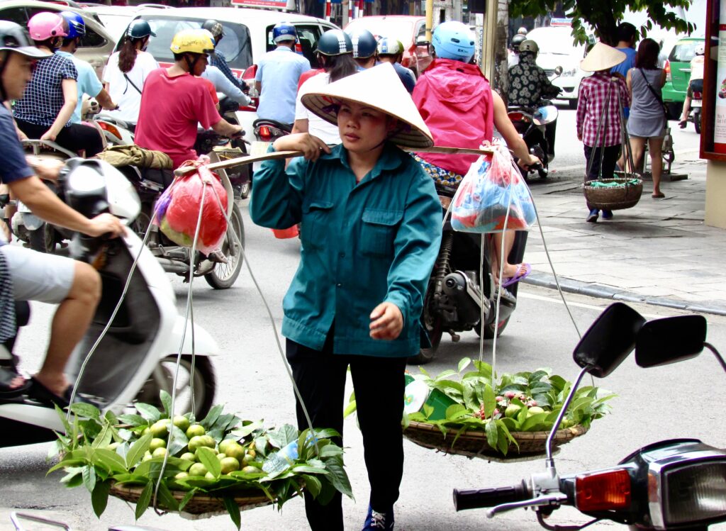 Vendedoras ambulantes en Hanoi