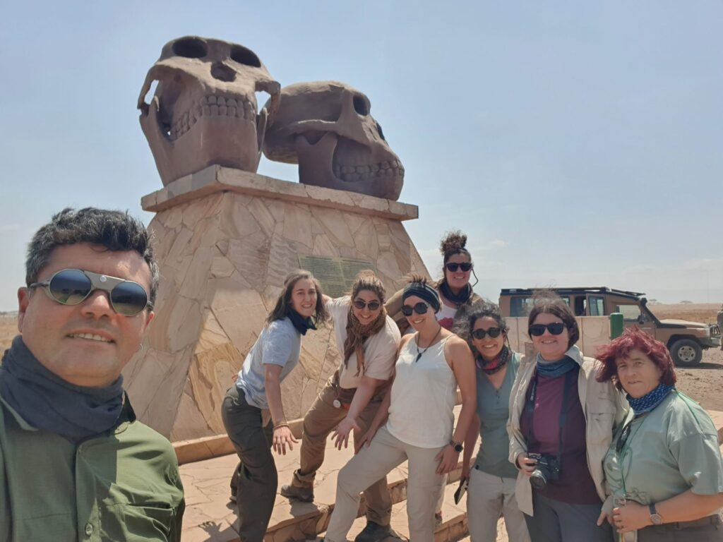 Monumento al homo habilis en el Ngorongoro