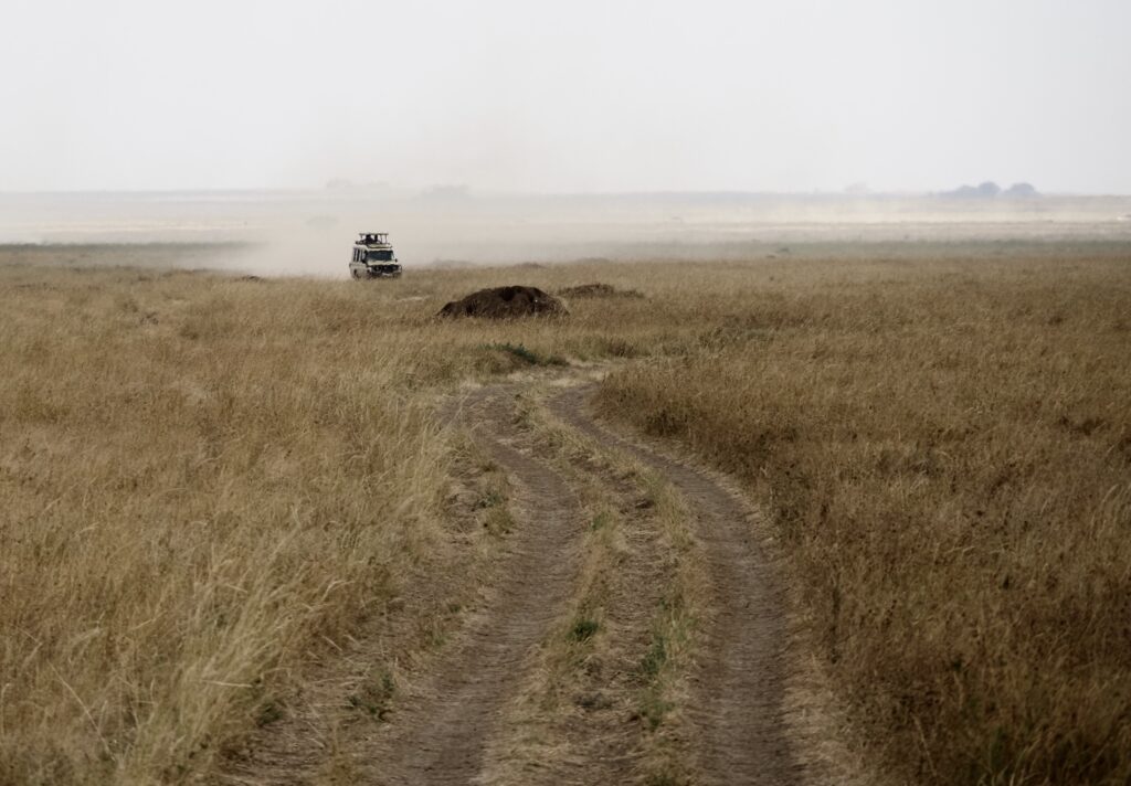 Nuestro jeep en el Serengueti