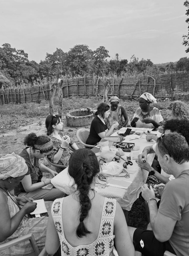 Taller de arpilleras en Ibel con las mujeres de Enhebra Nass Gara