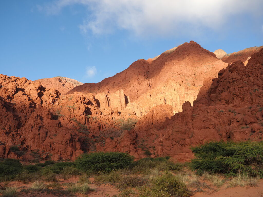 Cerros colorados en la Quebrada de las Señoritas