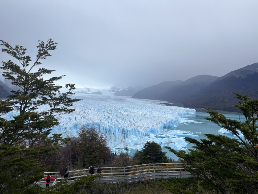 Pasarelas centrales y cara norte del Perito Moreno