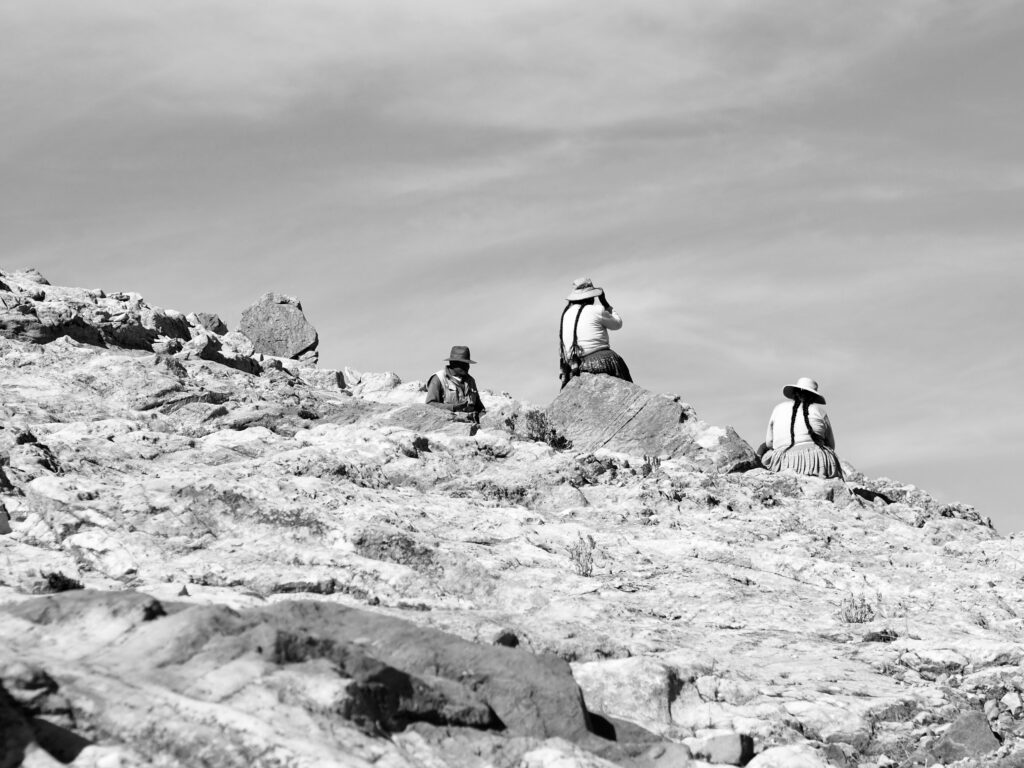Cholitas en la isla del sol