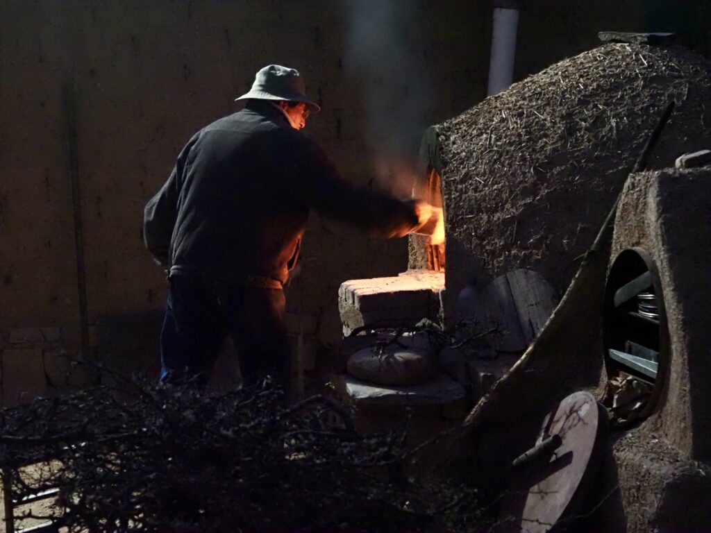 Hector y su horno tradicional