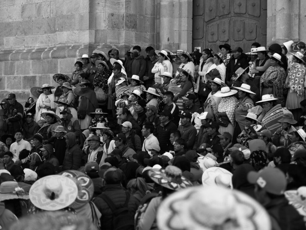 Protestas en la escalinata de la catedral