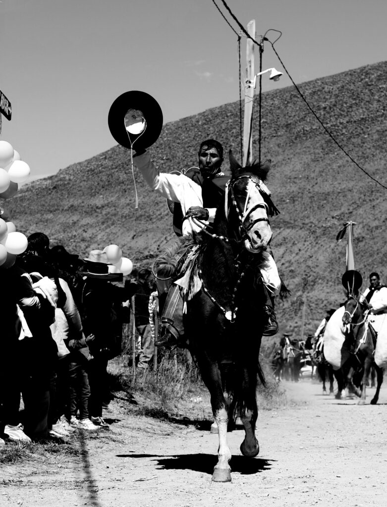 Desfile de gauchos en Pueblo Viejo