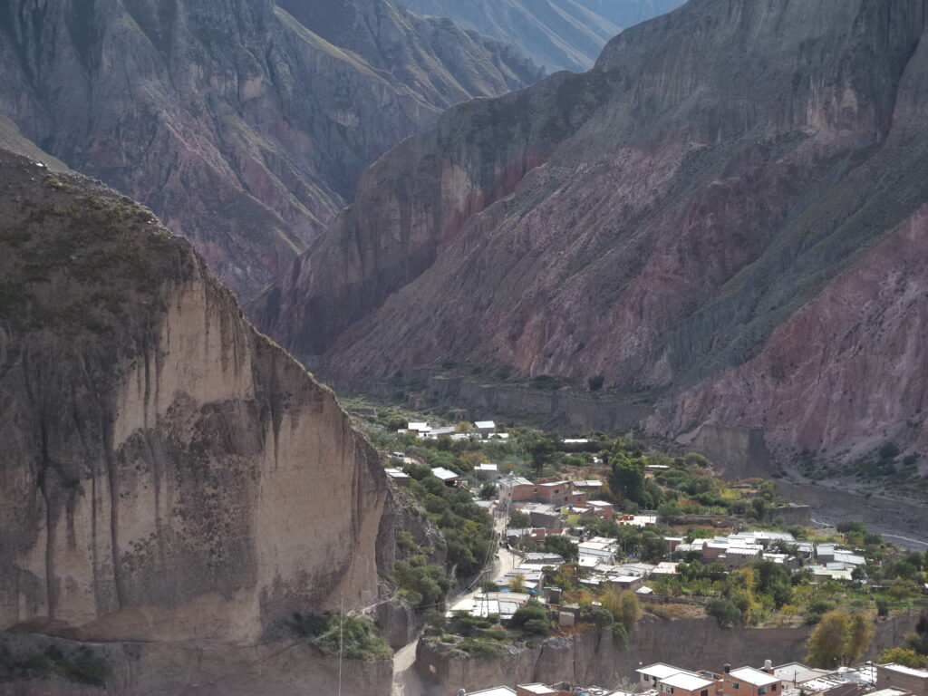 Iruya desde el mirador de la Cruz