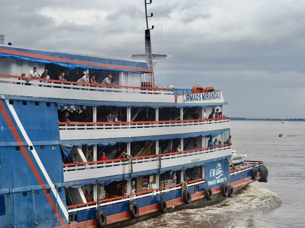Ferry boat en el Amazonas