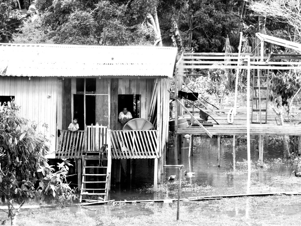 Palafitos en el río Amazonas