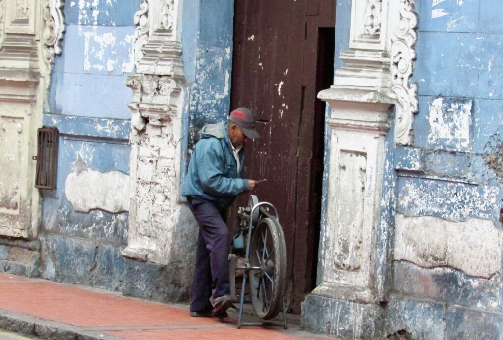Afilador en las calles de Lima