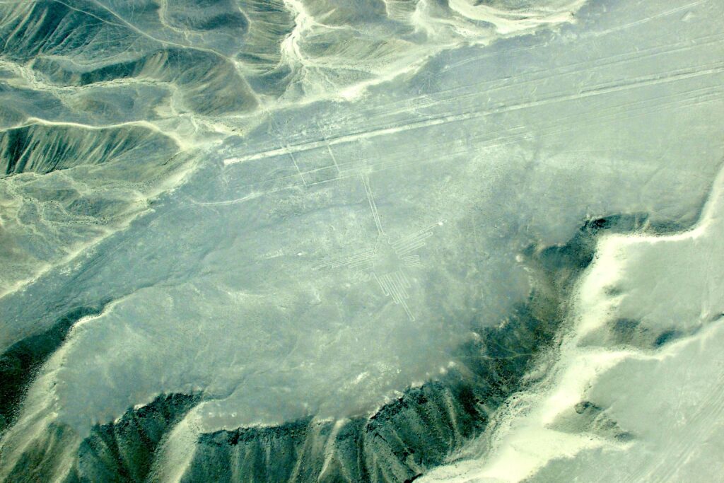 Colibrí en las líneas de Nazca