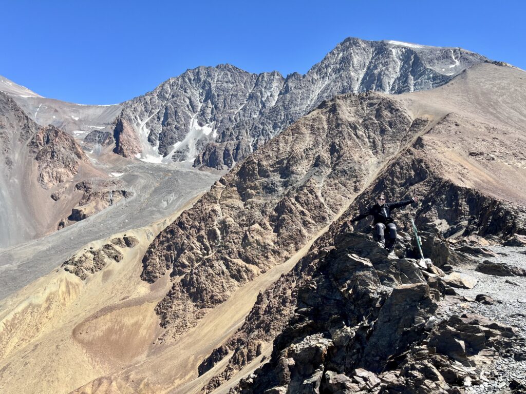 Cumbre en el Adolfo Calle
