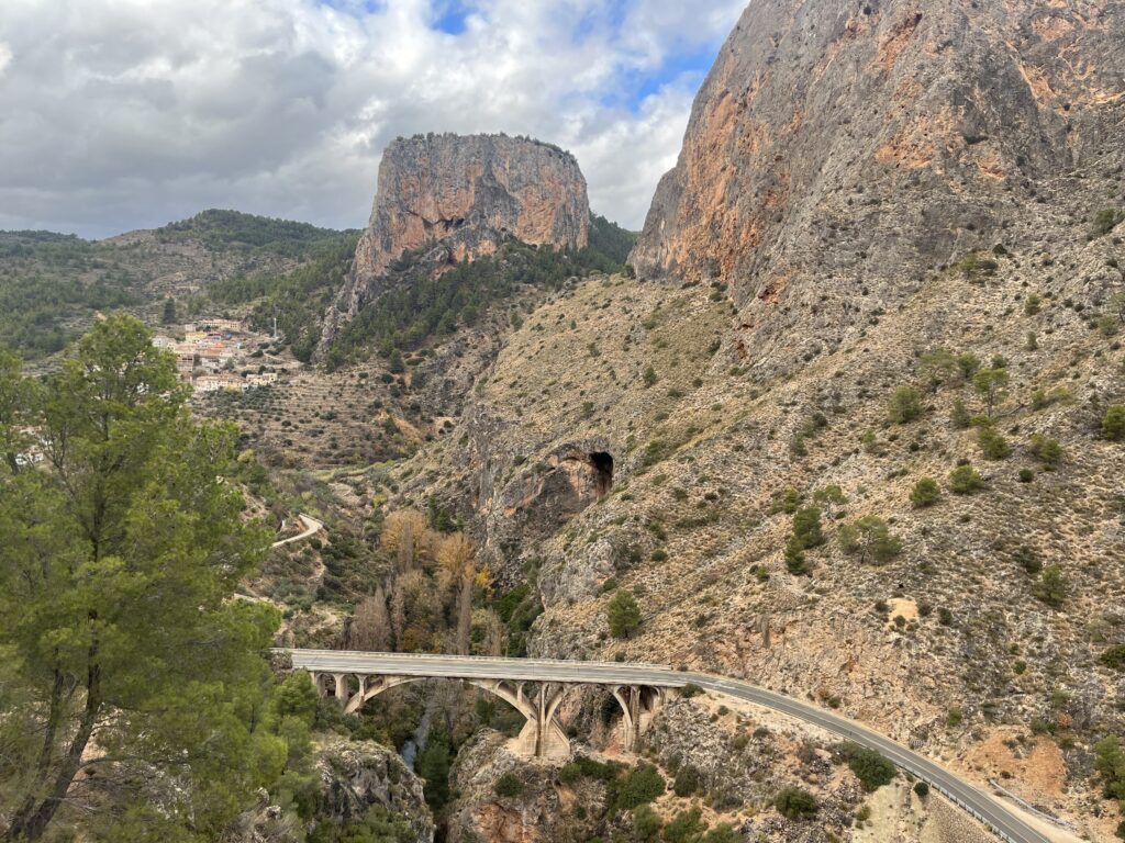 Vistas desde el nacimiento del Río Mundo