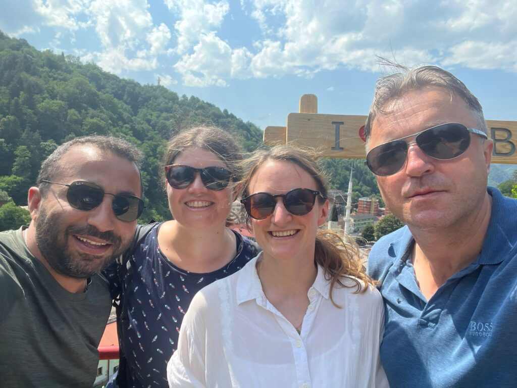 Junto a Almir, Diyaa y Sophia