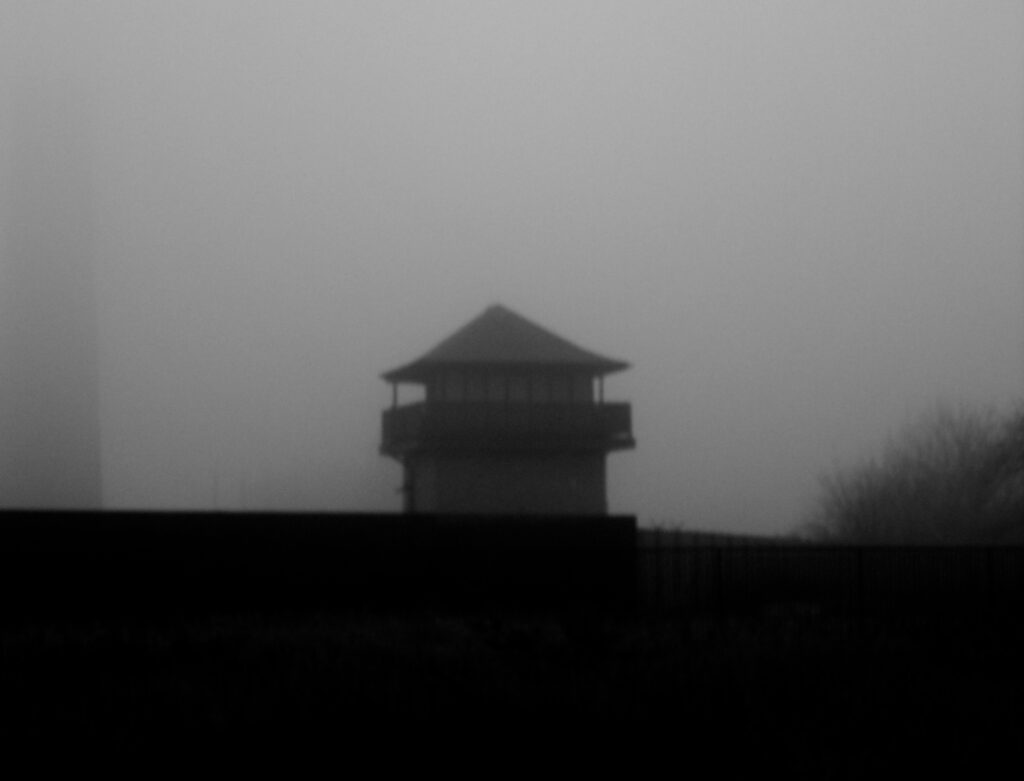 Niebla en Sachsenhausen