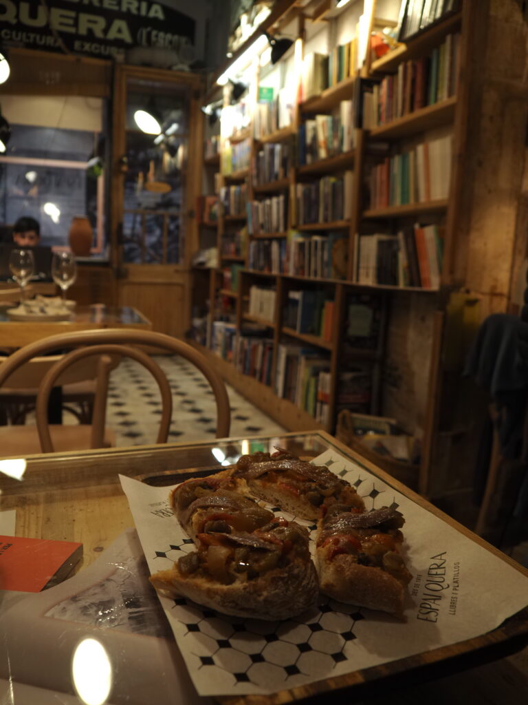 Tostada de escalivada en el Espai Quera
