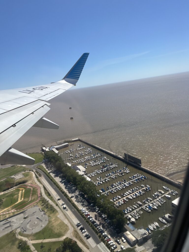 Sobrevolando el Río de la Plata
