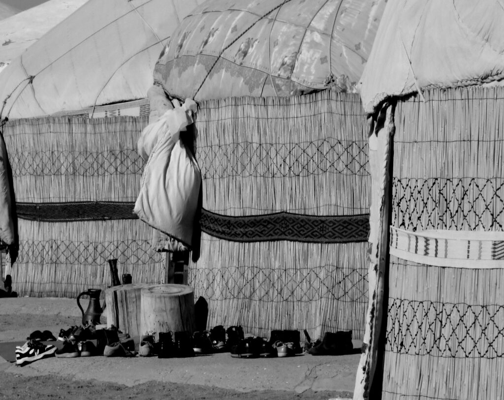 Yurtas en el mar de Aral