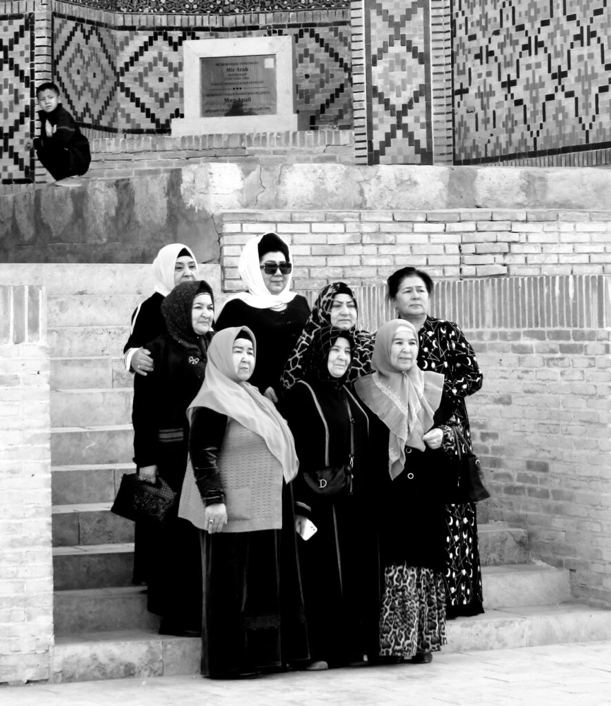 Reunión en la madrasa de Bukhará