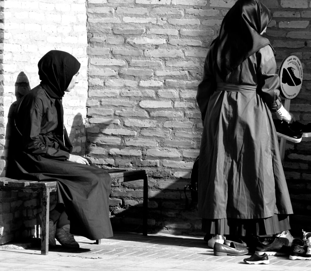 A la puerta de la mezquita