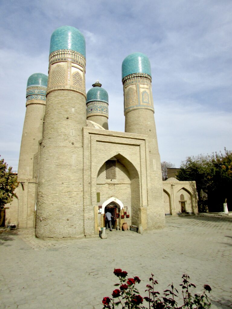 Madrasa Chor-Minor en Bukhará