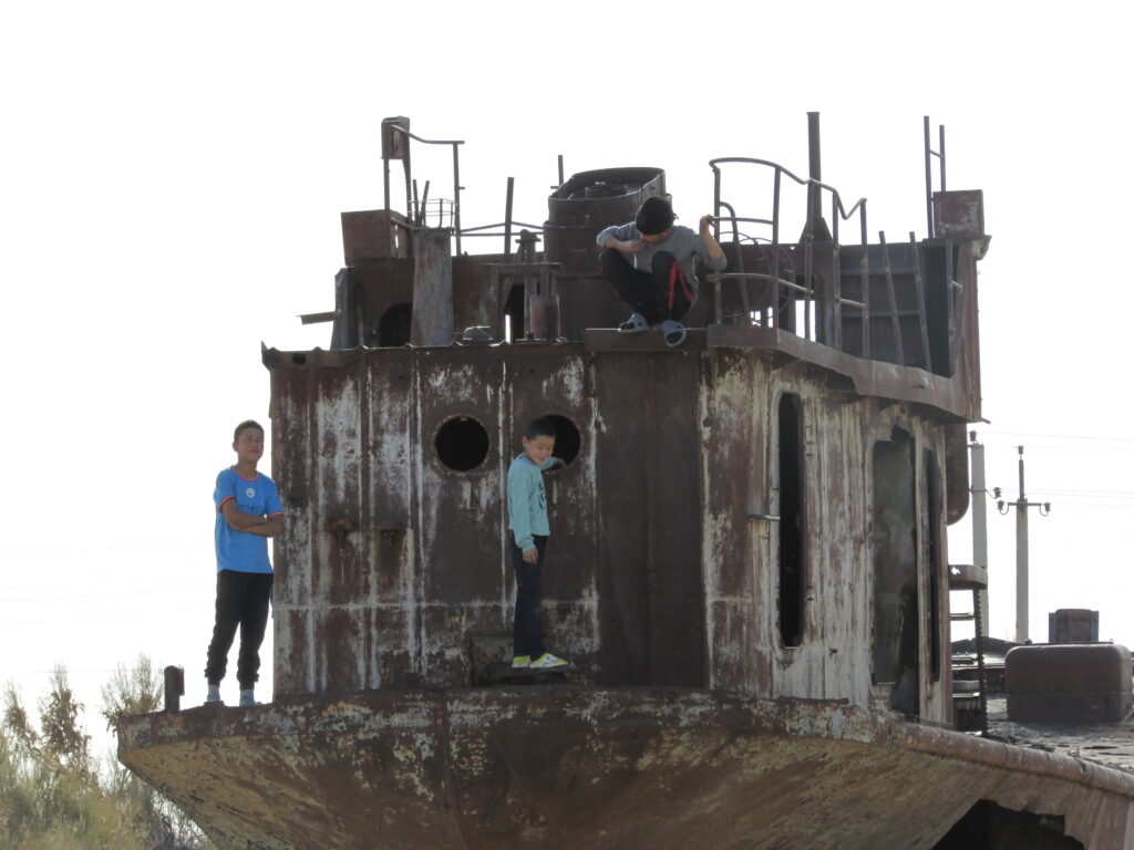 Cementerio de barcos de Monyak