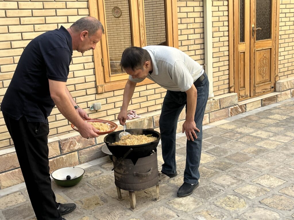 Pilaf casero en Bukhara