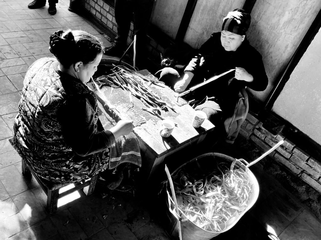 Fábrica de papel artesanal en Konigil