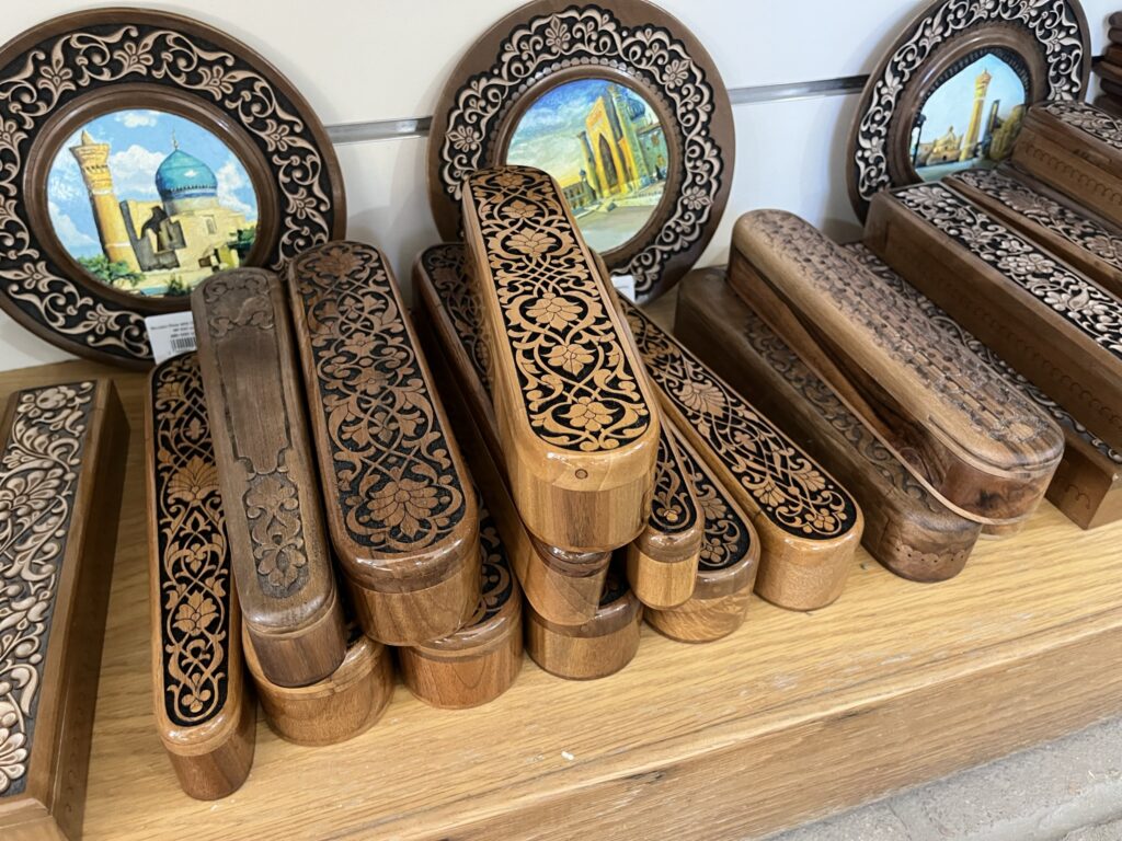 Artesanías uzbekas