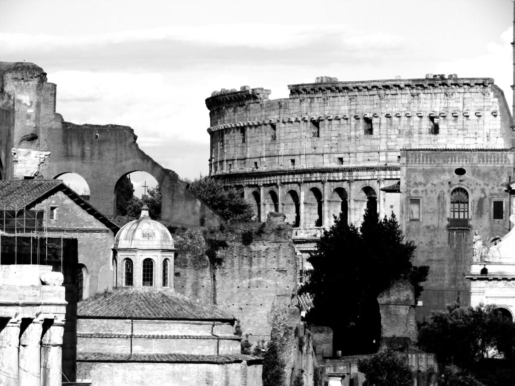 Coliseo y foro romano