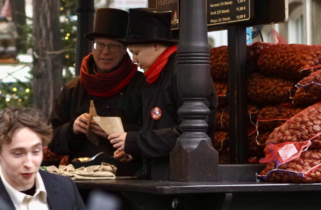 Venta de castañas en el mercadillo de Colonia