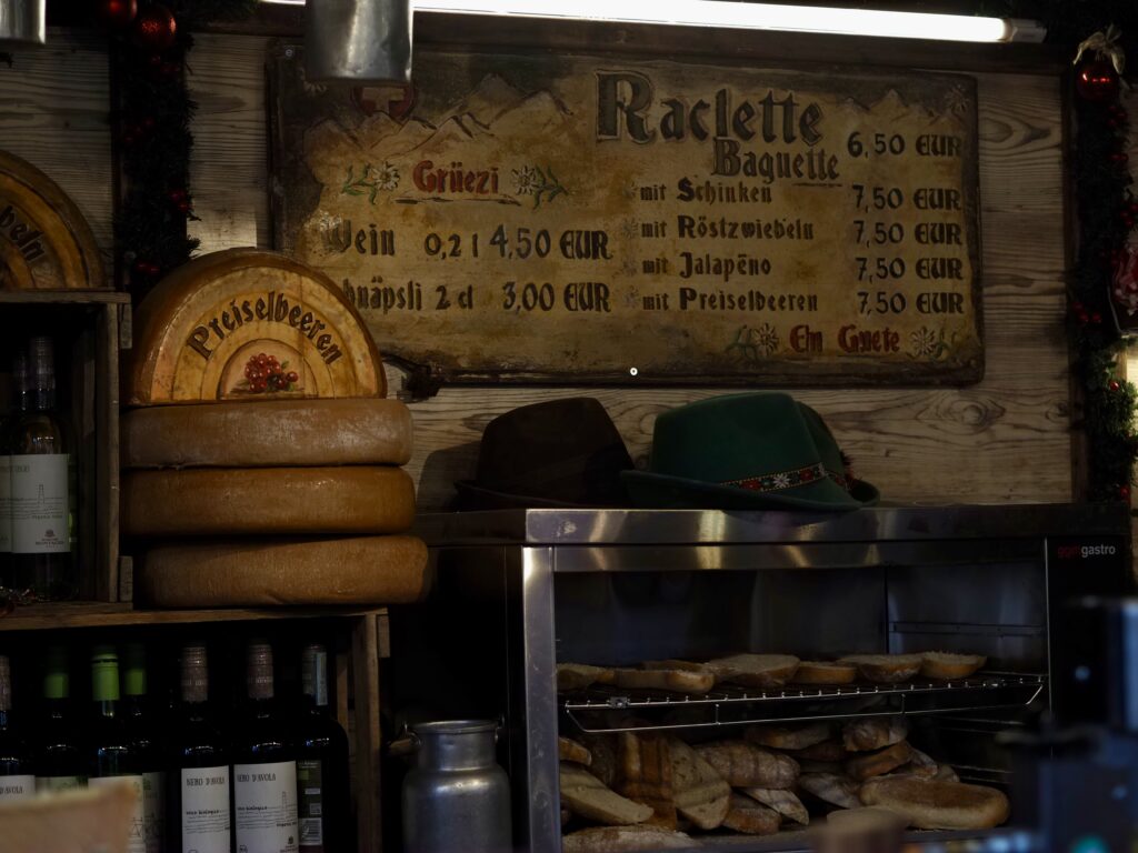Raclette y quesos en el mercado de Colonia