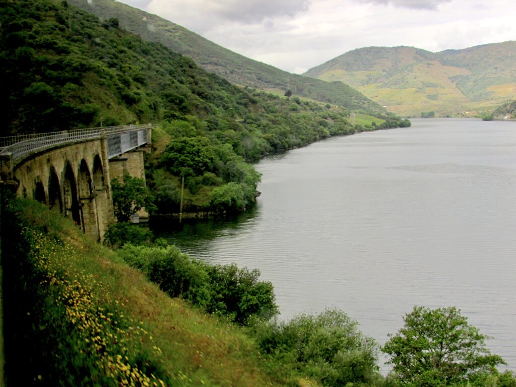 Ferrocarril entre Pocinho y Oporto