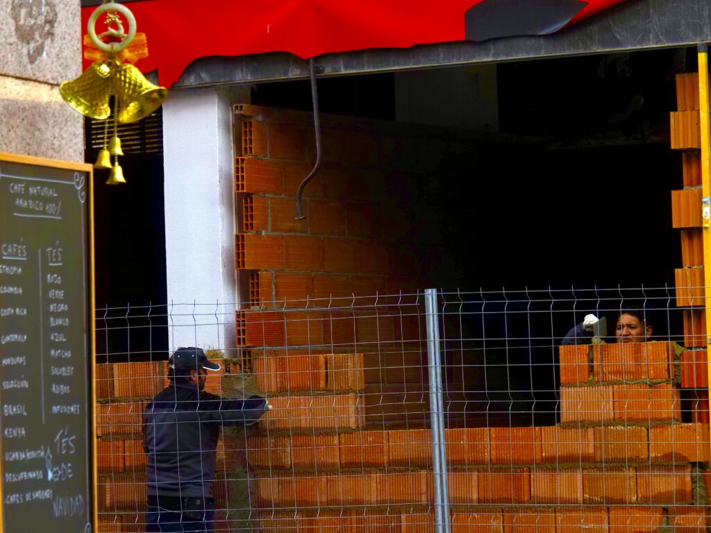 pero mientras otros siguen trabajando