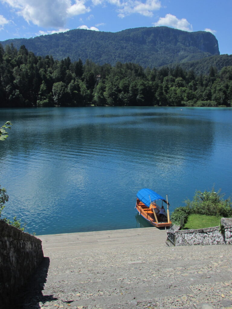 Pletna en la isla central de Bled