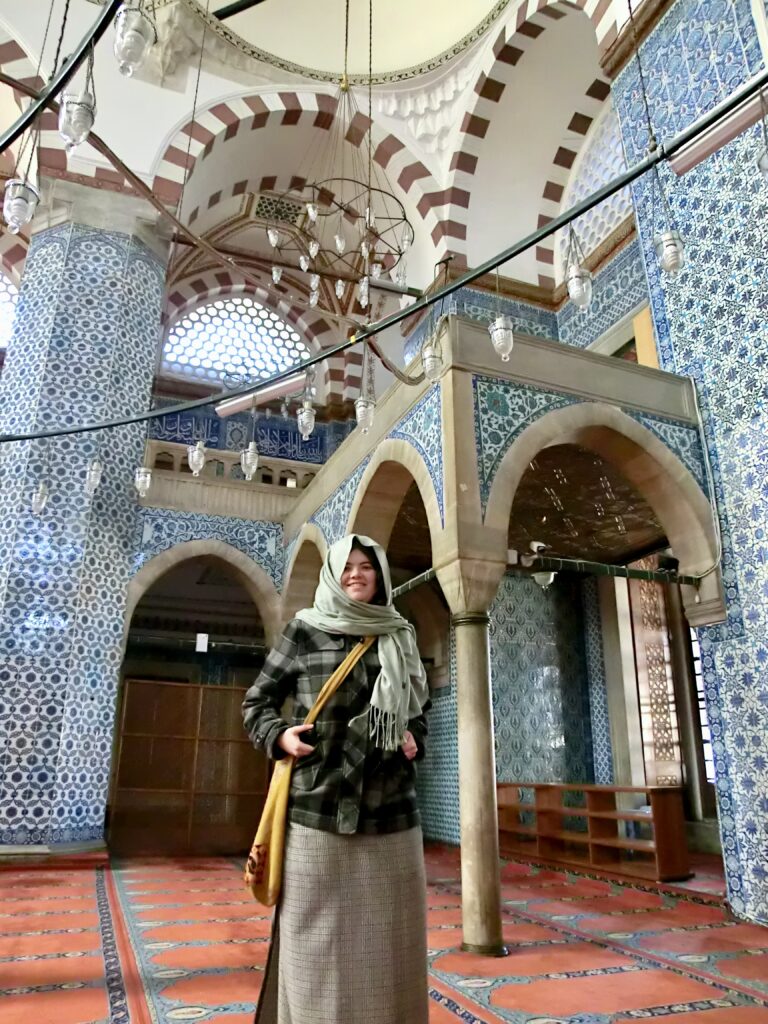 En el interior de la mezquita